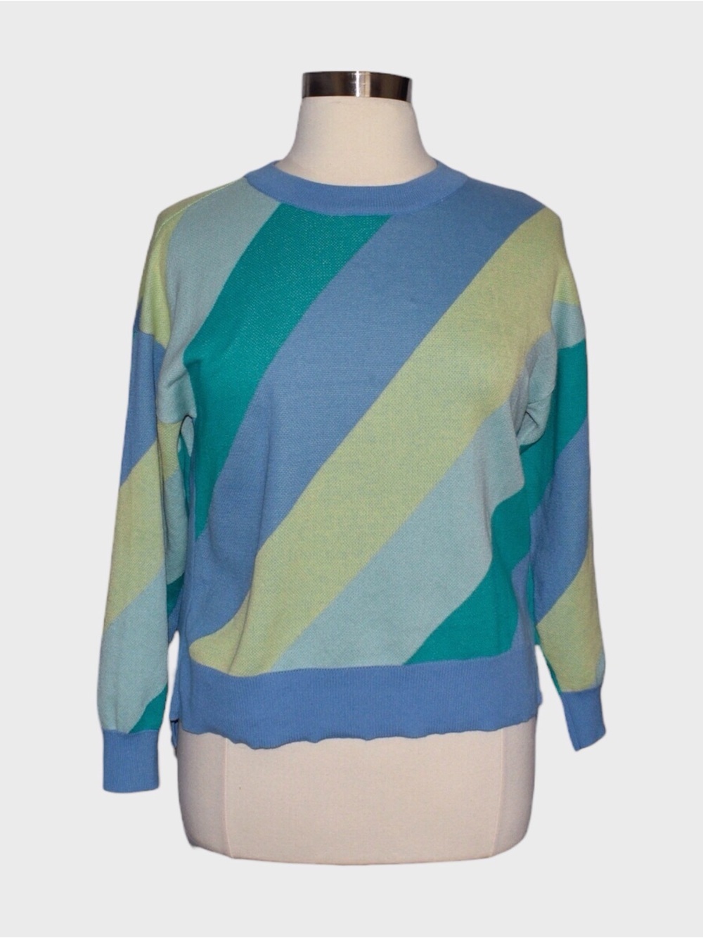 Time and Tru Geometric Colorblock Crew Neck Pullover Sweater
